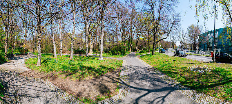 The Tiergarten in Berlin, view from the Tiergartenstraße.